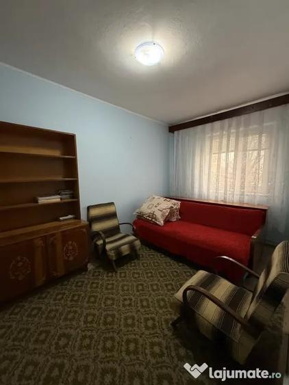 Apartament 3 camere Hu?i - etaj 3, centrala, balcon inchis - direct proprietar - 6