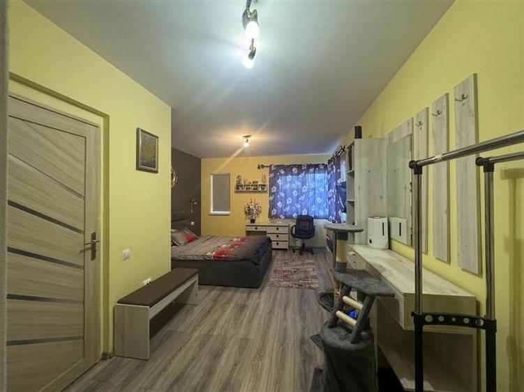 Duplex cu 4 camere cu Canalizare în Sub Coastă