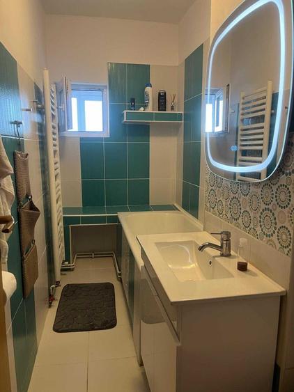 Apartament cu 3 camere decomandat în Exterior Vest