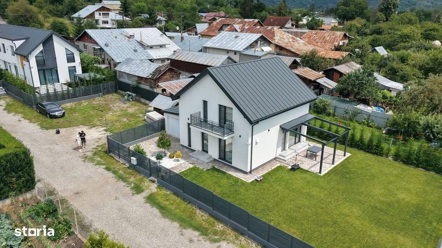 Casă cu 4 camere în Central