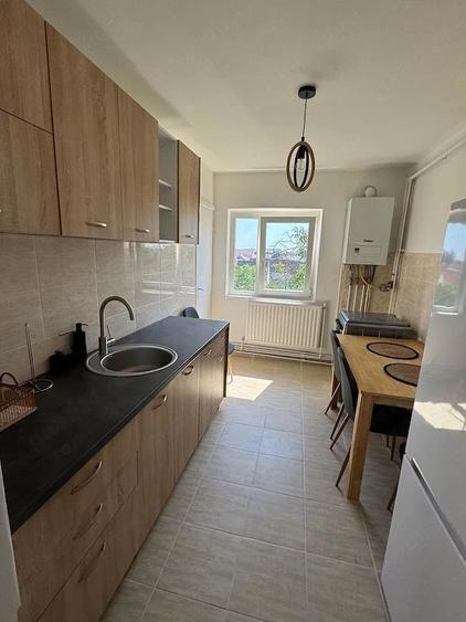 Apartament cu 2 camere decomandat în Girocului