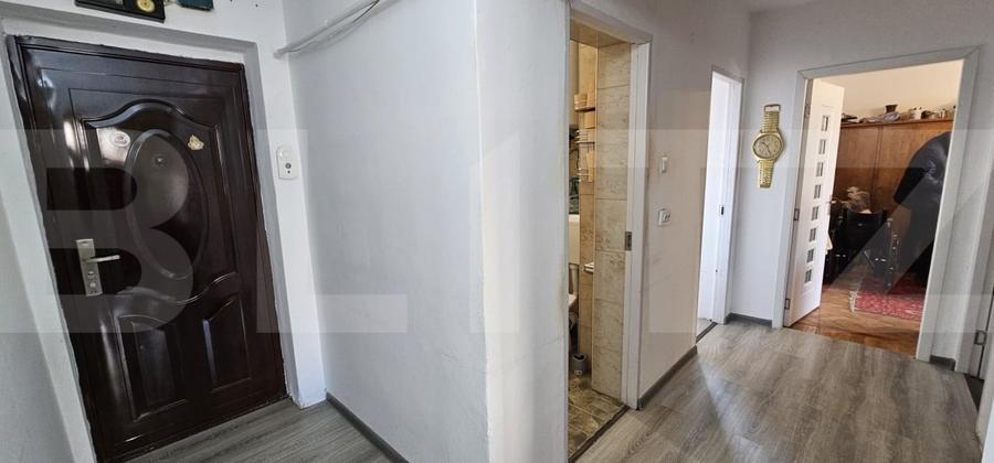 Apartament cu 4 camere semidecomandat în Simeria