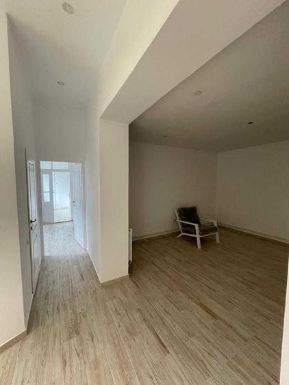 Casă cu 4 camere cu Teren 400 Mp în Central