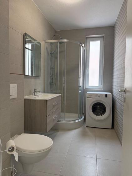 Apartament cu 2 camere semidecomandat în Girocului