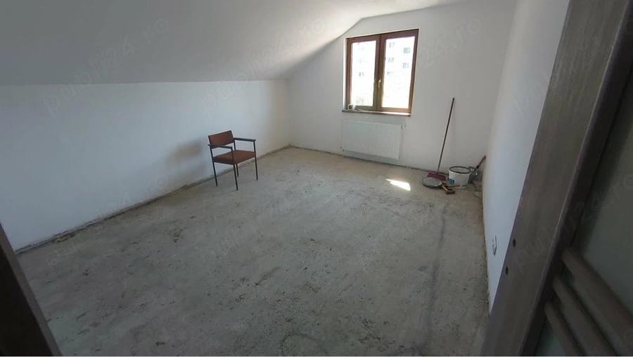Casă cu 4 camere cu Teren 150 Mp în Central