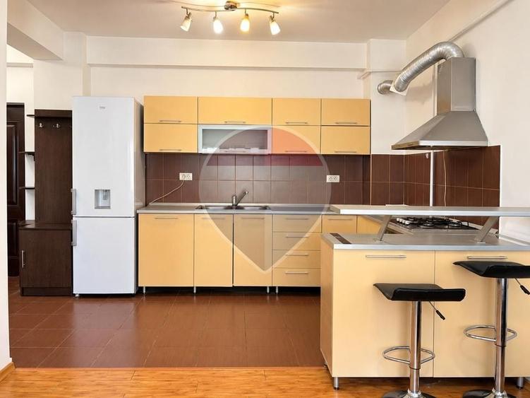 Apartament cu 2 camere semidecomandat, mobilat în Dudu