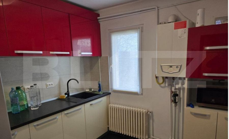 Apartament cu 2 camere semidecomandat, mobilat în Central
