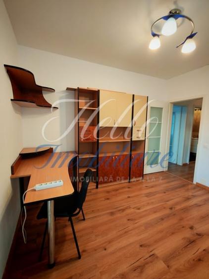 Apartament cu 3 camere semidecomandat în Zorilor