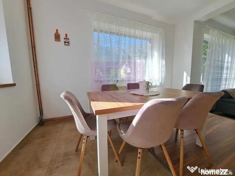 Casă cu 7 camere cu Teren 248 Mp în Piatra Arsă