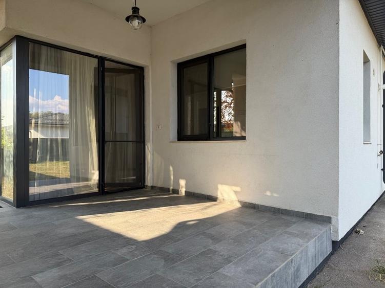 Casă individuală cu 4 camere cu Canalizare în Corbeanca