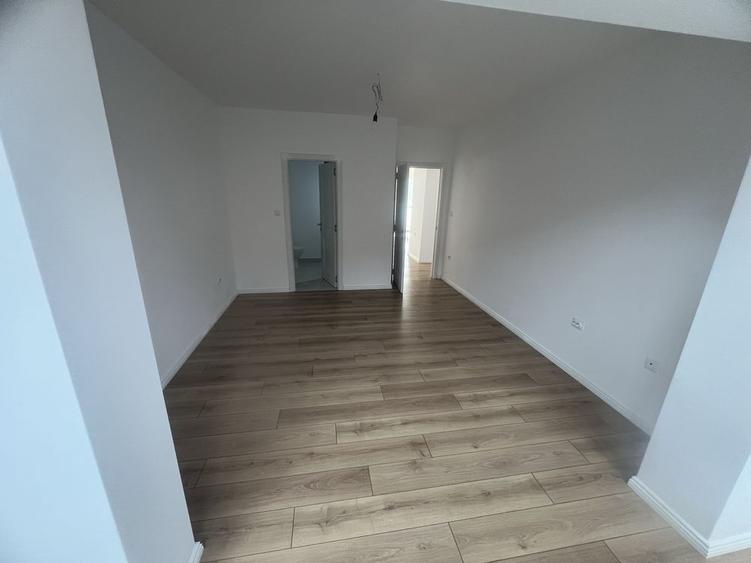 Apartament cu 3 camere în Unirea