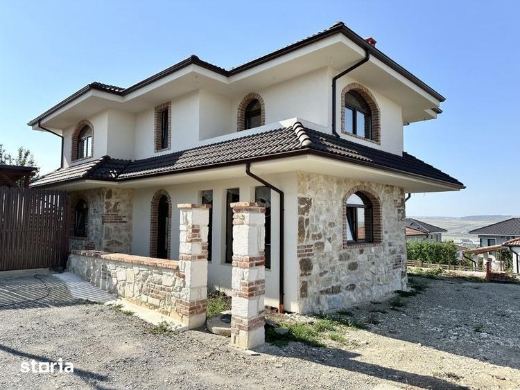 Casă cu 4 camere cu Teren 450 Mp în Apahida