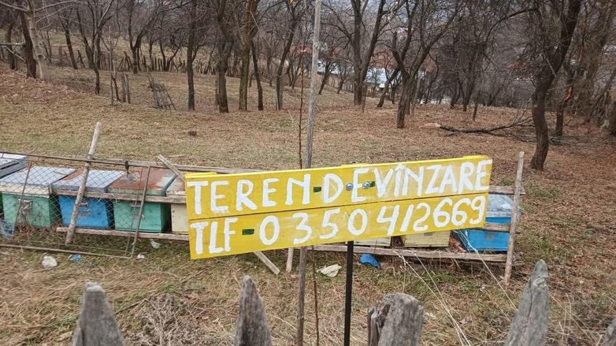 Teren de 2200 mp, în Vaideeni