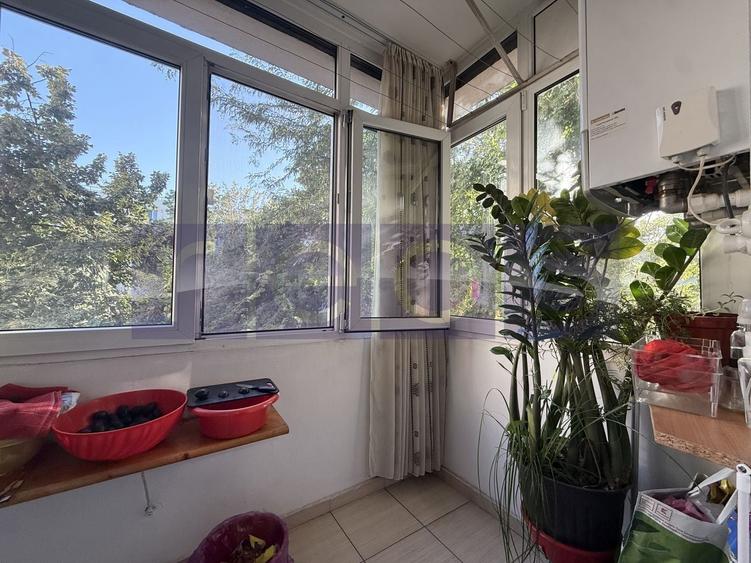 Apartament cu 2 camere decomandat, mobilat în Titan