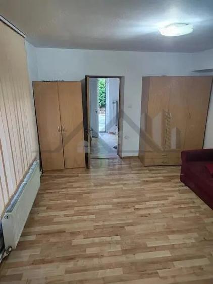 Casă cu 2 camere cu Teren 163 Mp în Filiași