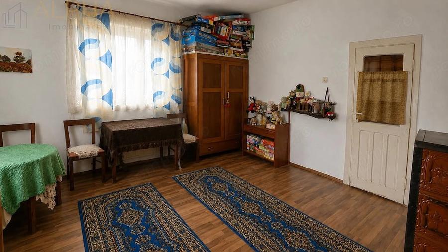 Casă cu 5 camere cu Teren 2320 Mp în Herina