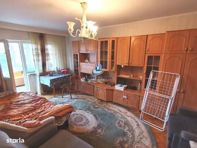 Apartament cu 2 camere decomandat în Vest