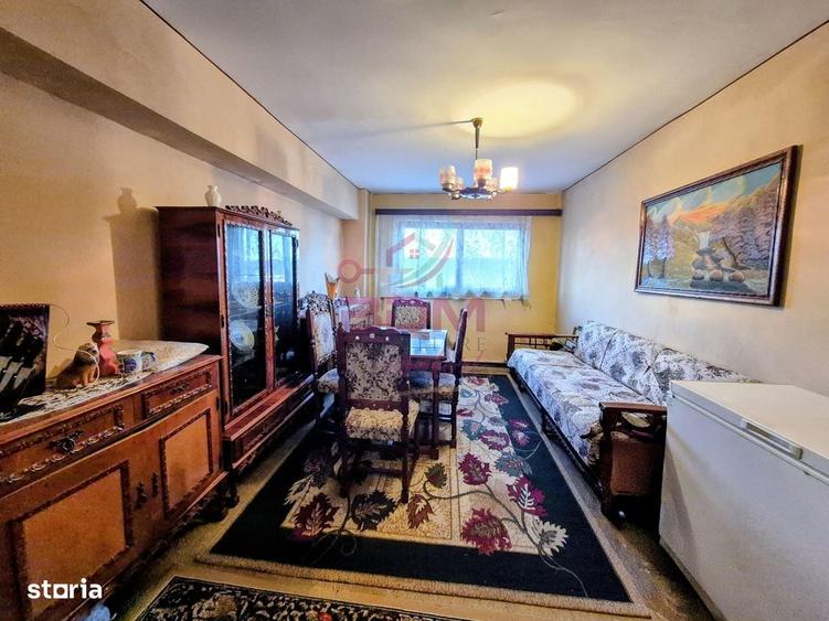 Apartament cu 3 camere decomandat în Micro 1