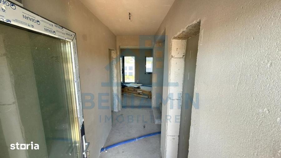 Casă cu 4 camere cu Teren 200 Mp în Malu Mare