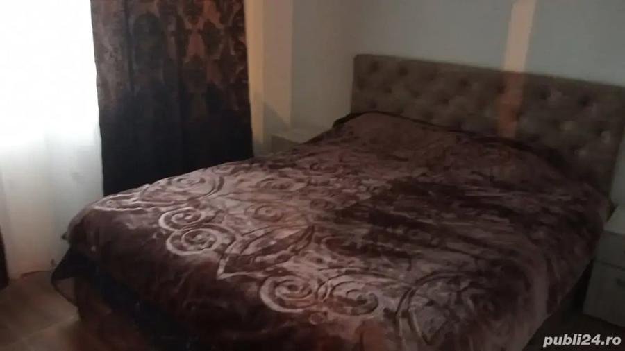 Casă cu 5 camere în Scorțaru Vechi