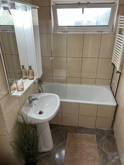 Apartament cu 2 camere semidecomandat în Podu Roș