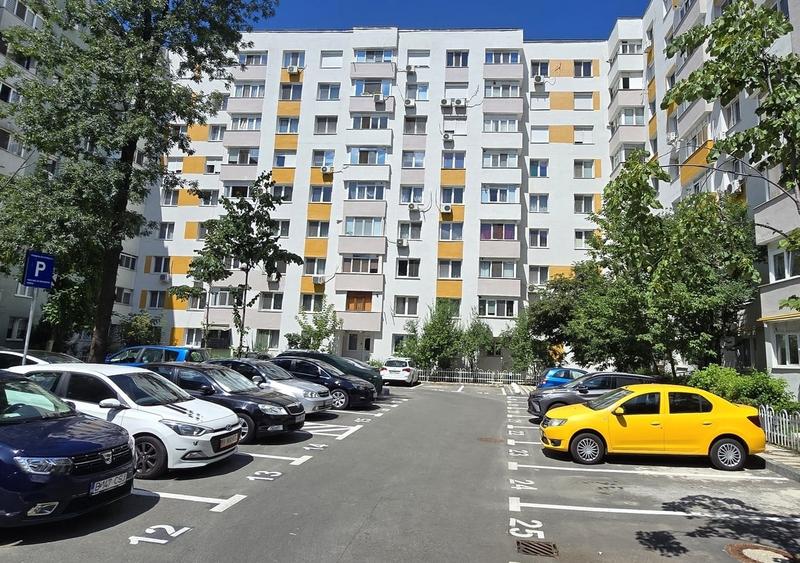 Apartament cu 3 camere decomandat în Rahova