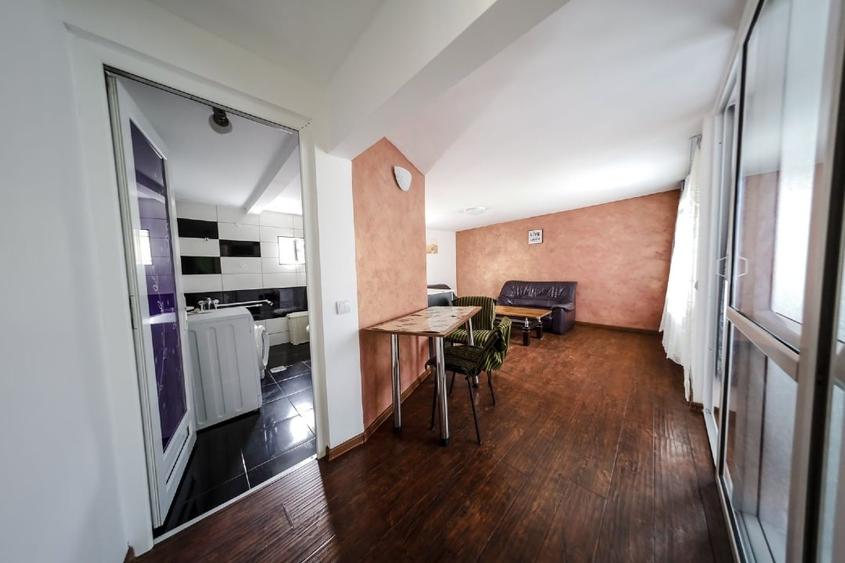 Apartament cu 3 camere decomandat, mobilat în Central