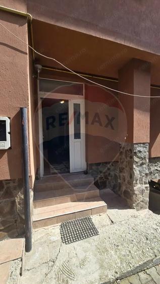 Casă cu 5 camere cu Teren 1375 Mp în Dârlos