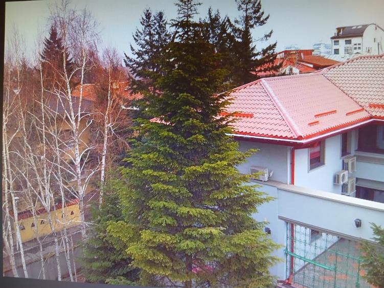 Apartament cu 3 camere decomandat în Primăverii