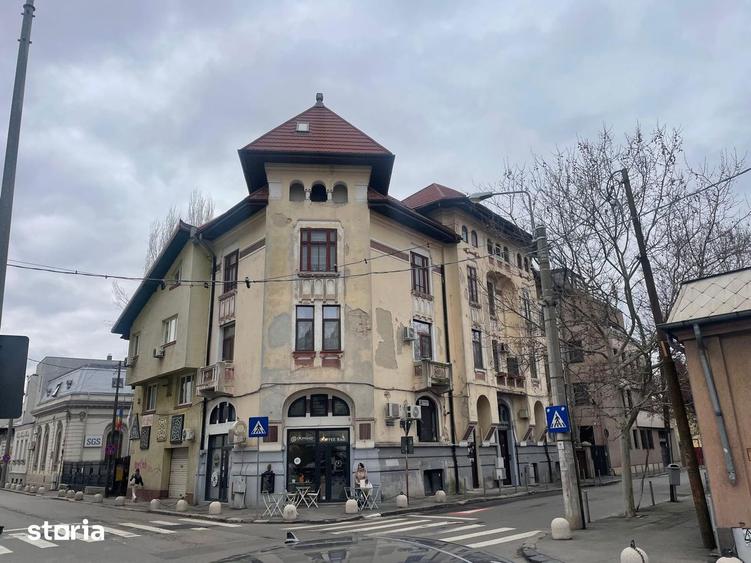 Apartament cu 3 camere în Centrul Civic