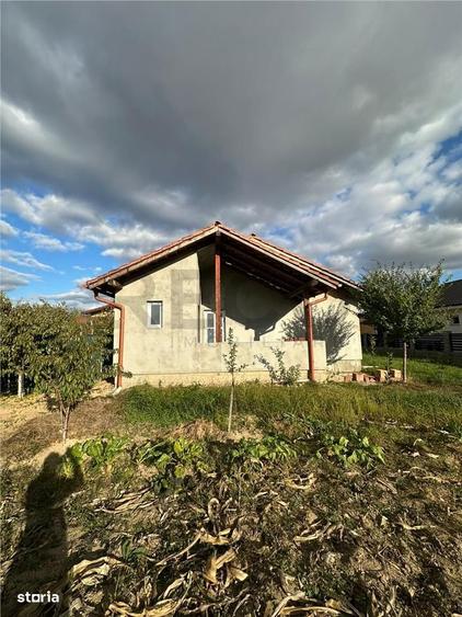 Casă cu 3 camere cu Teren 460 Mp în Oșorhei