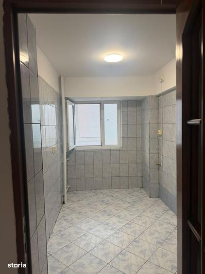 Apartament cu 3 camere decomandat în Colentina