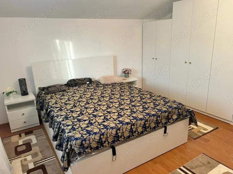 Apartament cu 4 camere decomandat în Nicolina