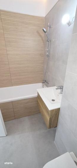Apartament cu 3 camere decomandat în Calea București