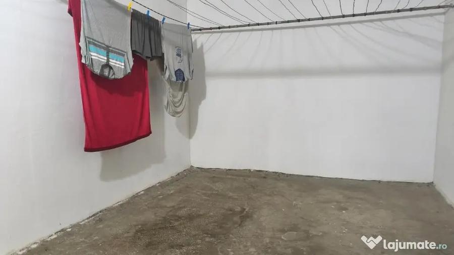 Apartament cu 3 camere decomandat în Piața Centrală