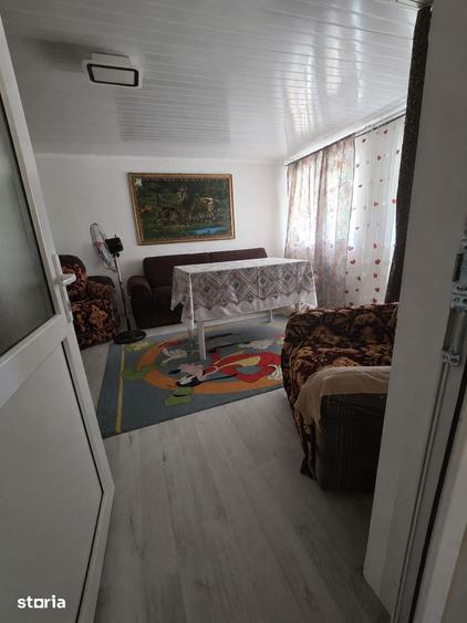 Casă cu 4 camere cu Teren 1000 Mp în Perieți