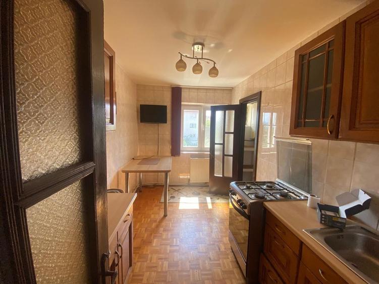 Apartament cu 2 camere decomandat, mobilat în Central