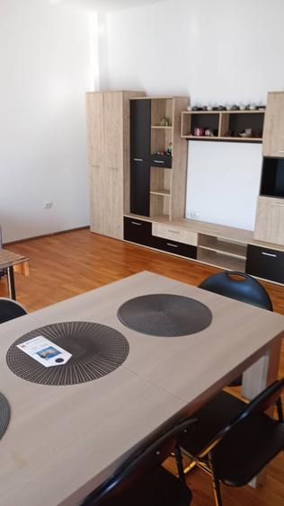Apartament cu 2 camere semidecomandat în Florești