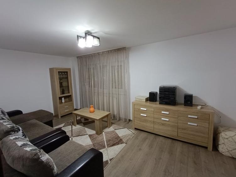 Apartament cu 2 camere decomandat, mobilat în Bistrița Lac