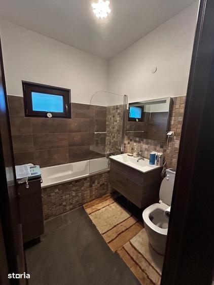 Casă cu 6 camere cu Teren 469 Mp în Băneasa