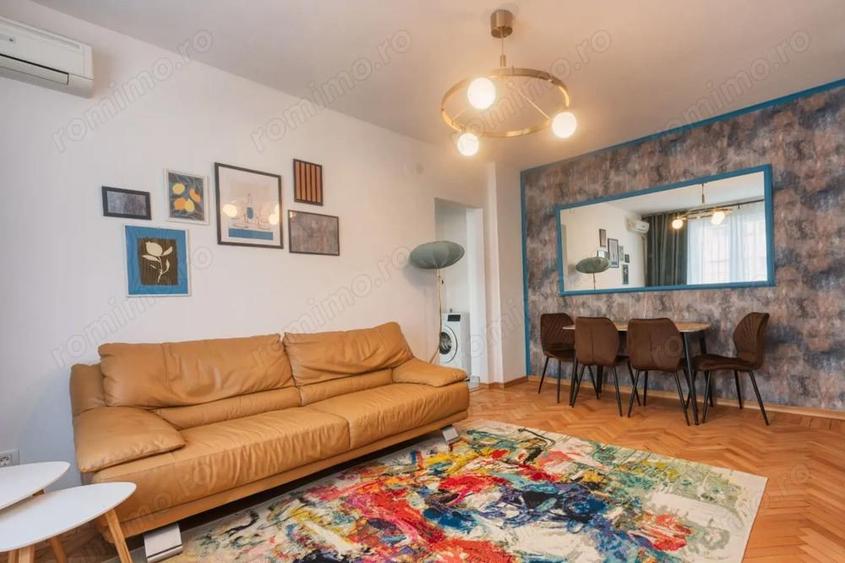 Apartament cu 3 camere semidecomandat în Romană