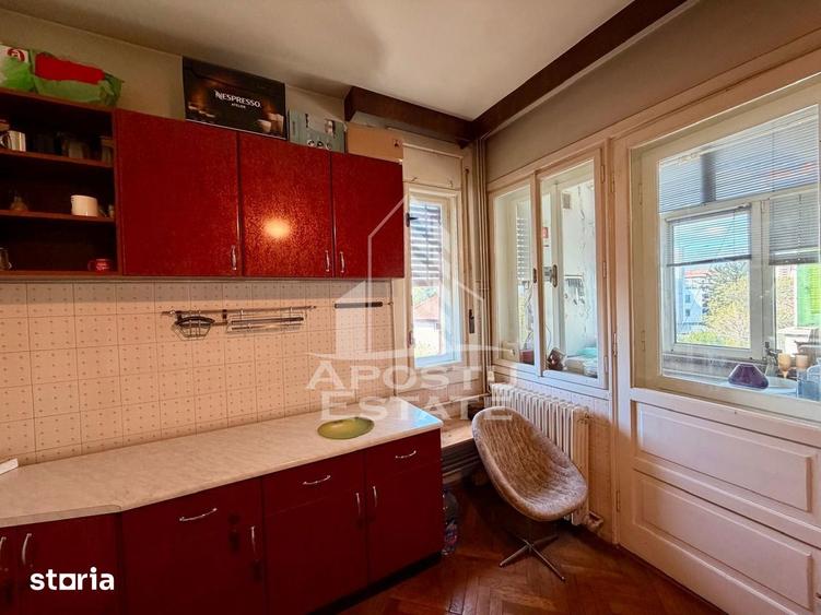 Apartament cu 4 camere, mobilat în Bogdăneștilor