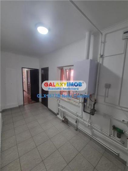 Casă cu 6 camere cu Garaj în Ferentari