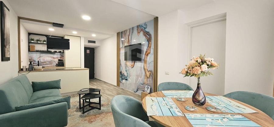 Apartament cu 3 camere semidecomandat, mobilat în Central