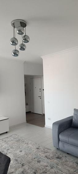 Apartament cu 3 camere decomandat în Exterior Vest