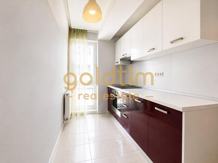 Apartament cu 3 camere semidecomandat, mobilat în Băneasa