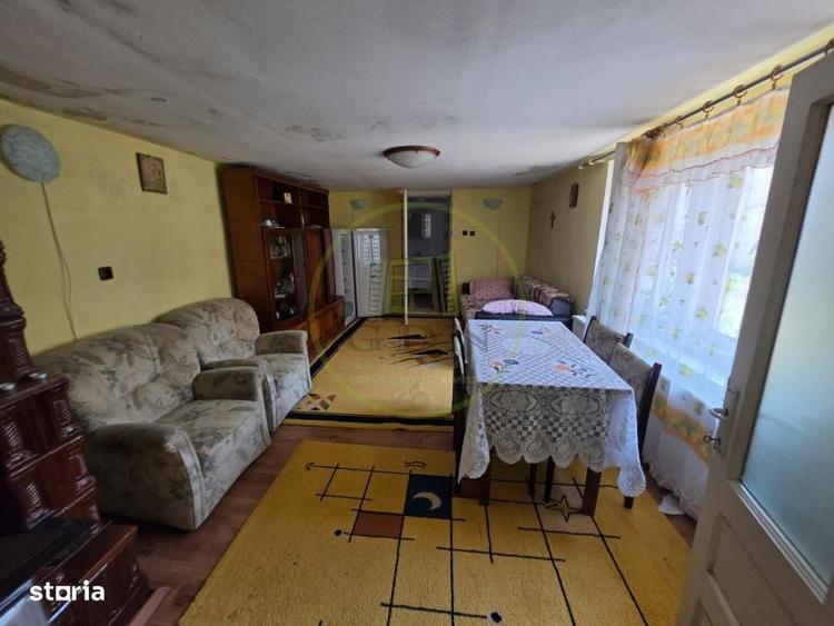 Casă cu 4 camere decomandat în Gura Râului