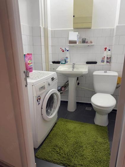 Apartament cu 3 camere semidecomandat în Șagului