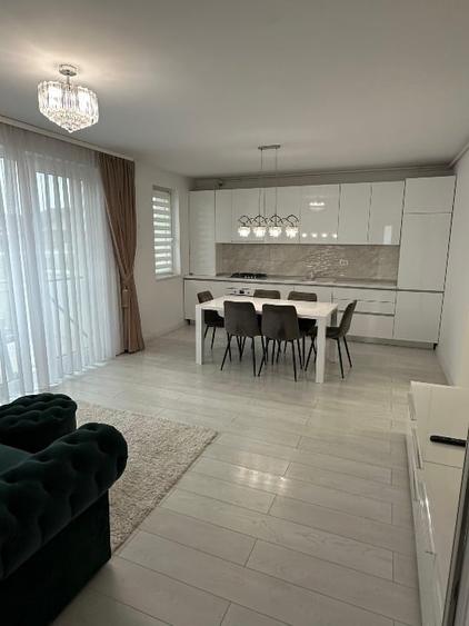 Apartament cu 2 camere semidecomandat, mobilat în Giroc