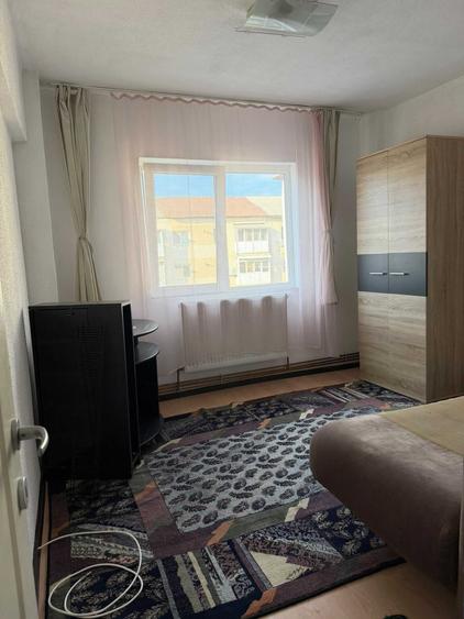Apartament cu 2 camere decomandat în 9 Mai